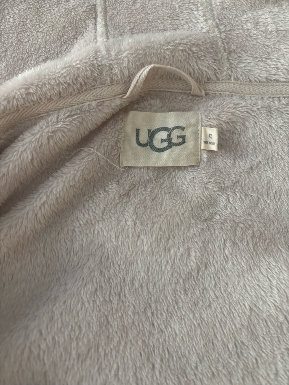 UGG NWT Women's Hooded Plush Robe in Light Taupe